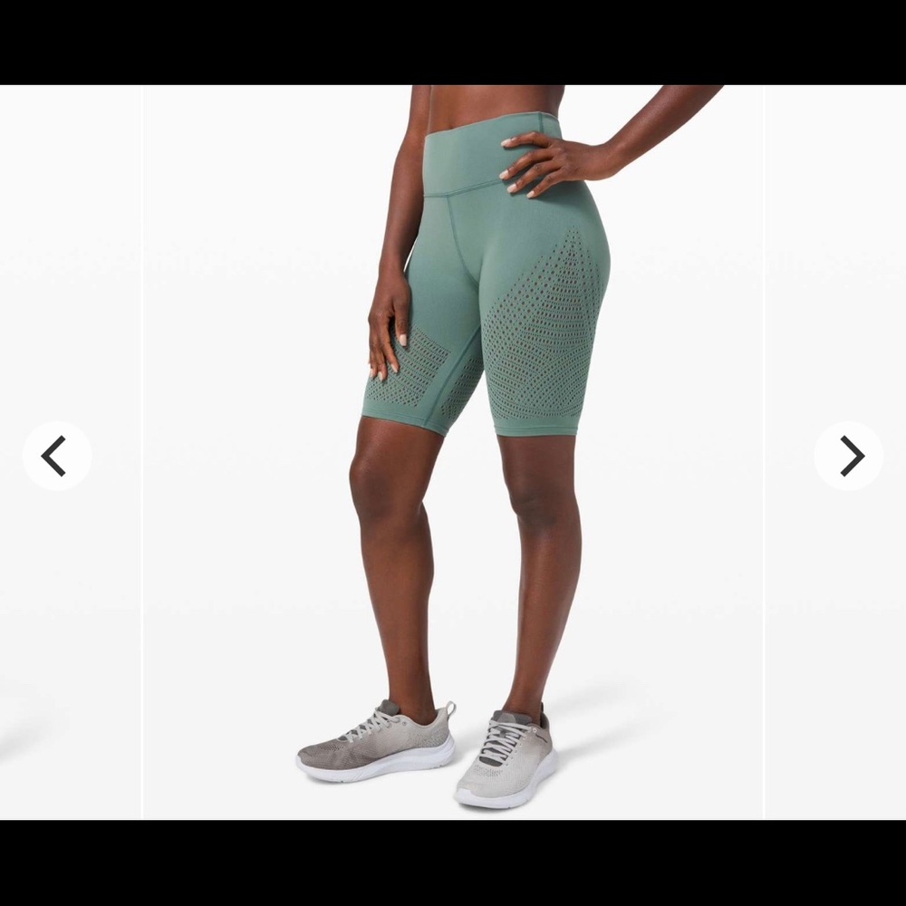 Lululemon Reveal Short Digital Rain
